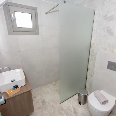 Konpolis - Adults Only Over 12 *