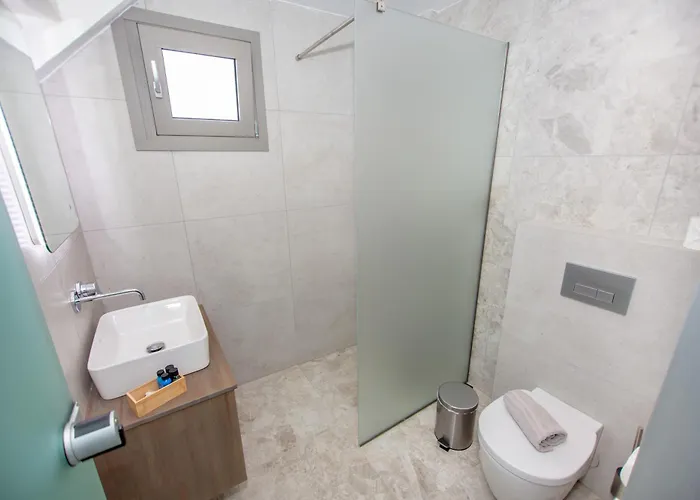 Konpolis - Adults Only Over 12 *