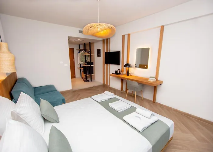 Konpolis - Adults Only Over 12 *